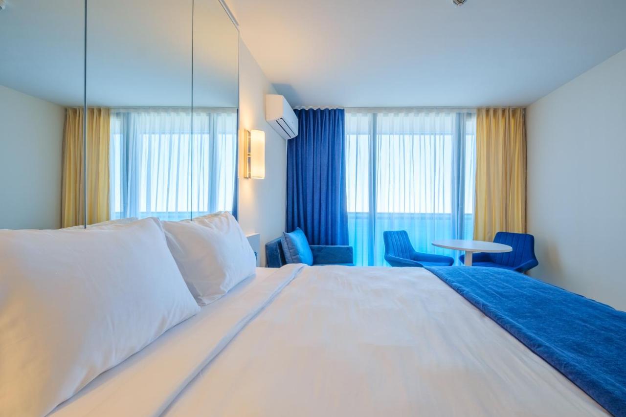 Orbi City Hotel Official D Block Batumi Bagian luar foto